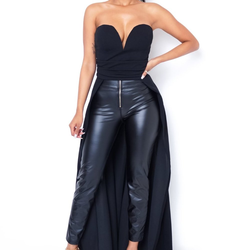 Elegant Tails Top